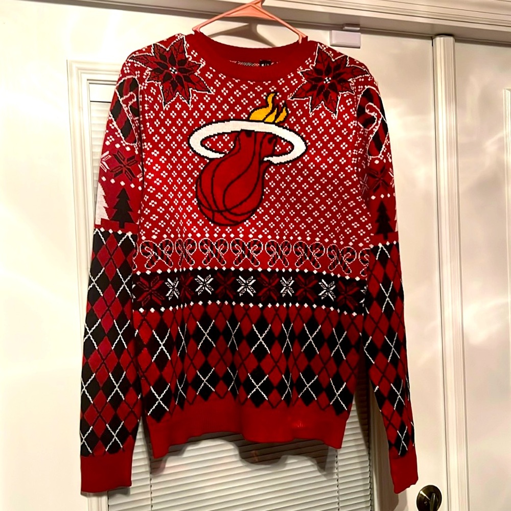 Men’s size small Miami Heat Christmas sweater